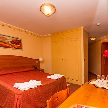 Hotel Relais Des Alpes à Oulx Chambre photo