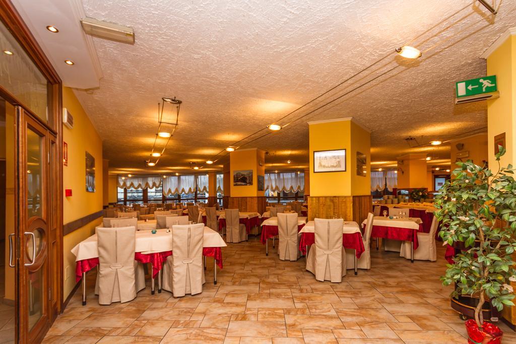 Hotel Relais Des Alpes à Oulx Extérieur photo